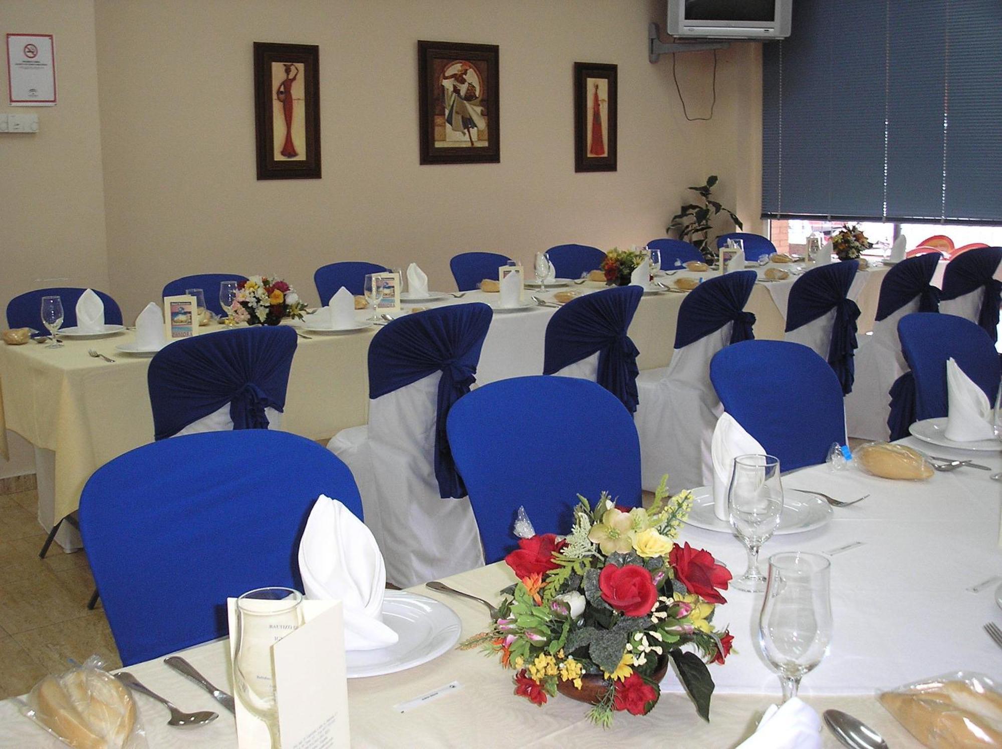 Hostal Restaurante Hermanos Zamora Palma del Río Exterior foto