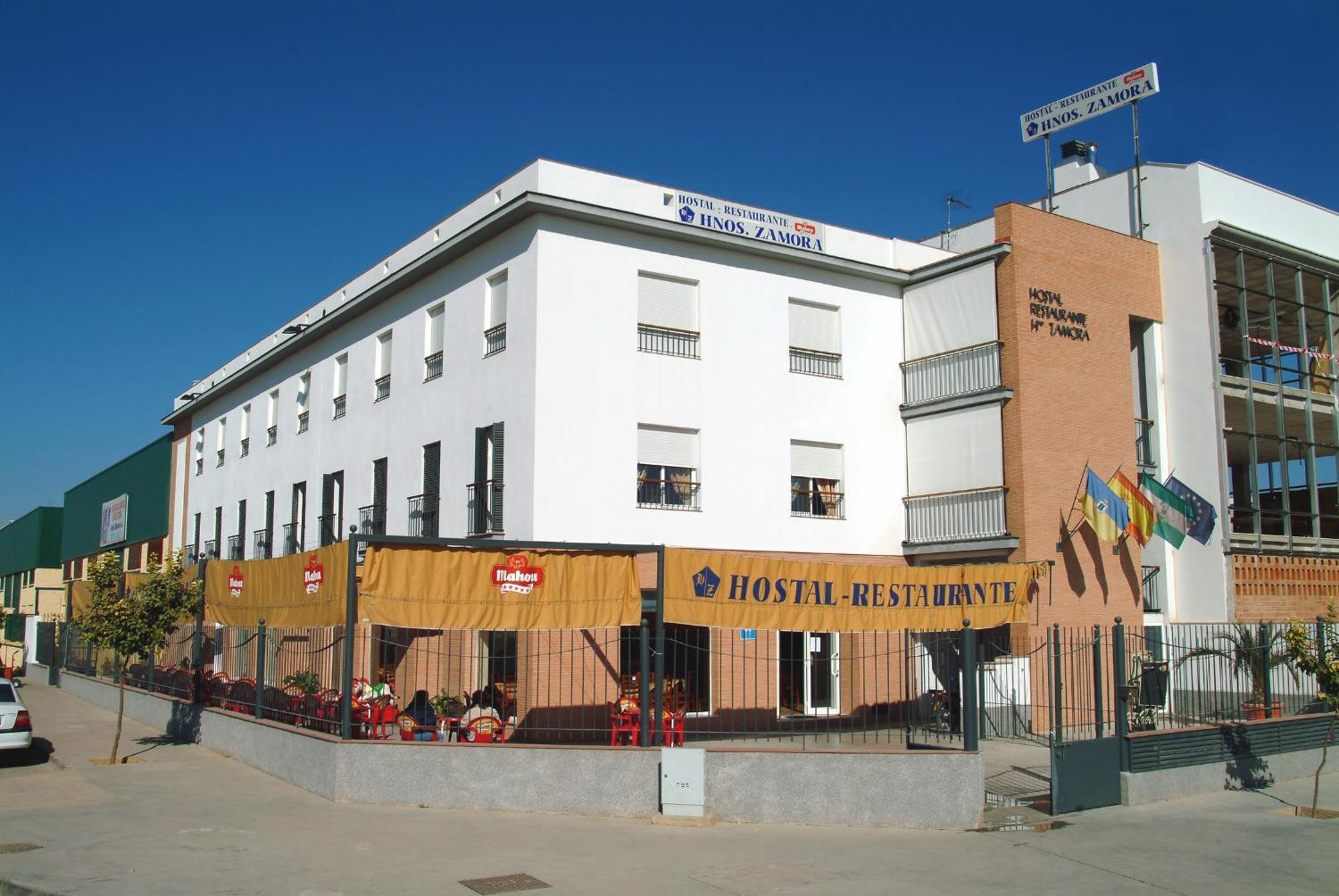 Hostal Restaurante Hermanos Zamora Palma del Río Exterior foto