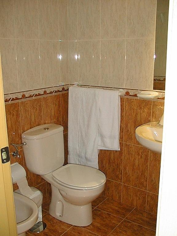 Hostal Restaurante Hermanos Zamora Palma del Río Quarto foto
