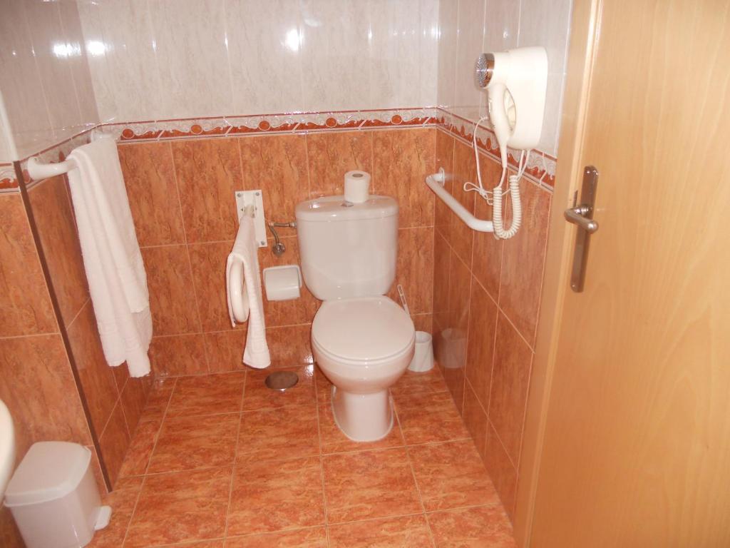 Hostal Restaurante Hermanos Zamora Palma del Río Exterior foto