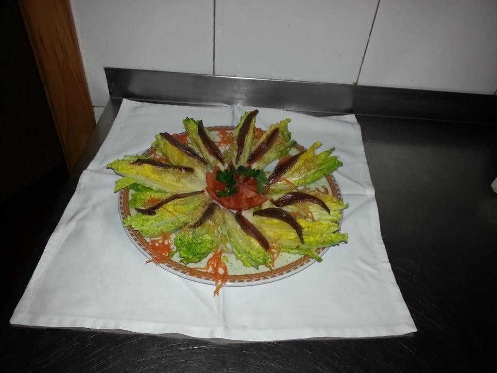 Hostal Restaurante Hermanos Zamora Palma del Río Exterior foto
