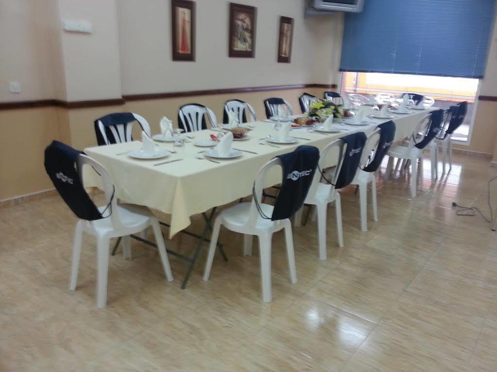 Hostal Restaurante Hermanos Zamora Palma del Río Exterior foto